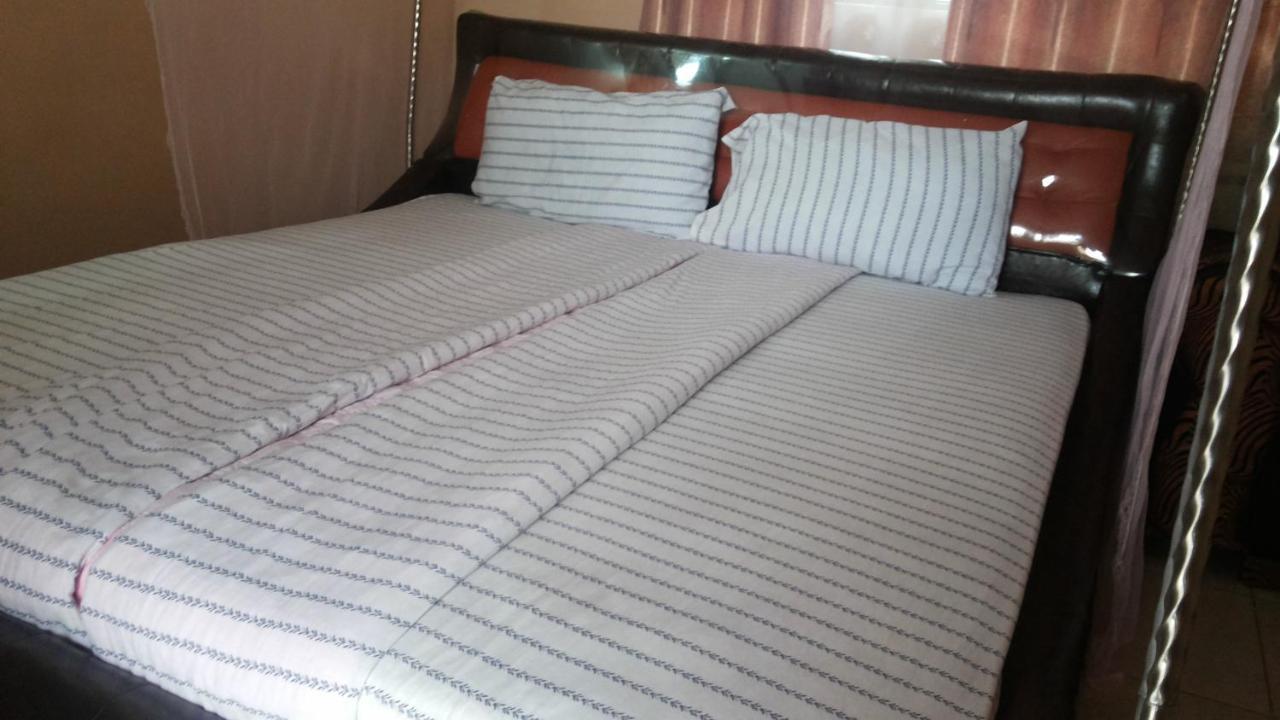 Rock Shadow Hotel Koboko 외부 사진