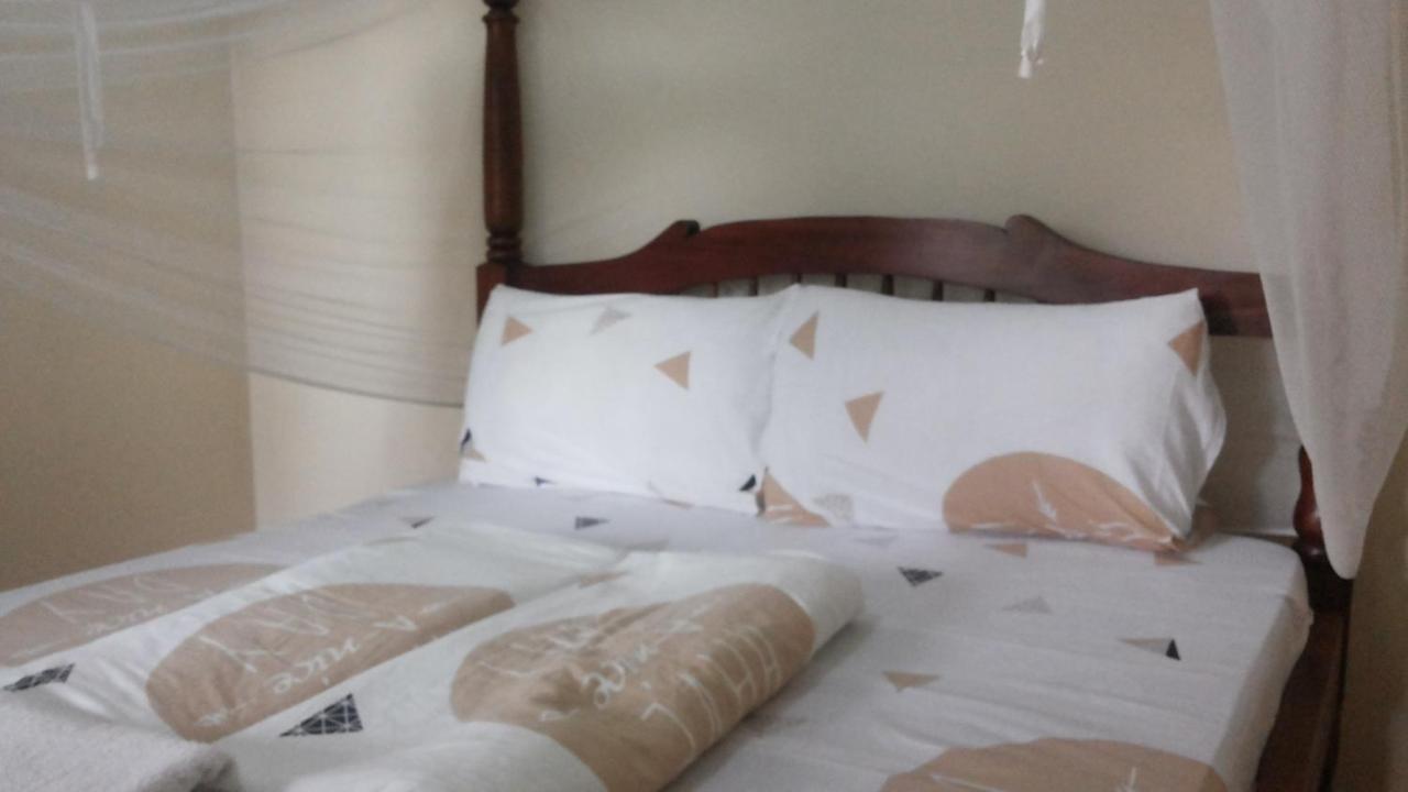 Rock Shadow Hotel Koboko 외부 사진